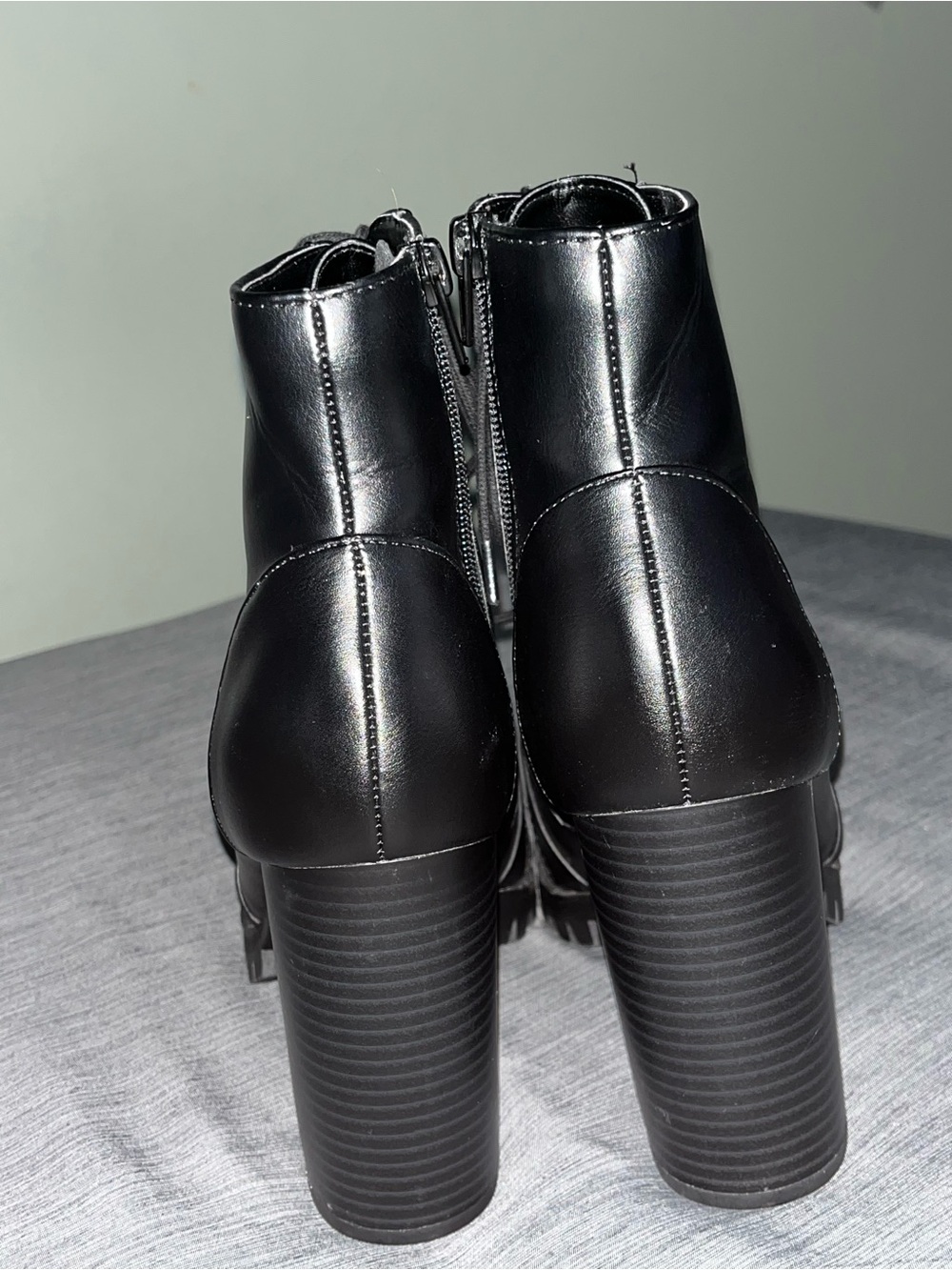 Soda Black Faux-Leather chunky Heel Ankle Boots size 7β5 π€ - Picture 2 of 11